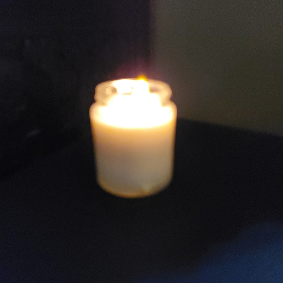 Hand Poured Jar Candle - Picture 4 of 6